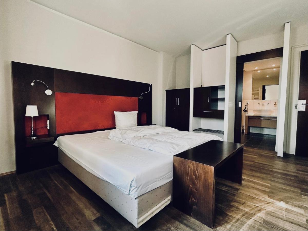 Hotel Brasserie Erlangen Bagian luar foto