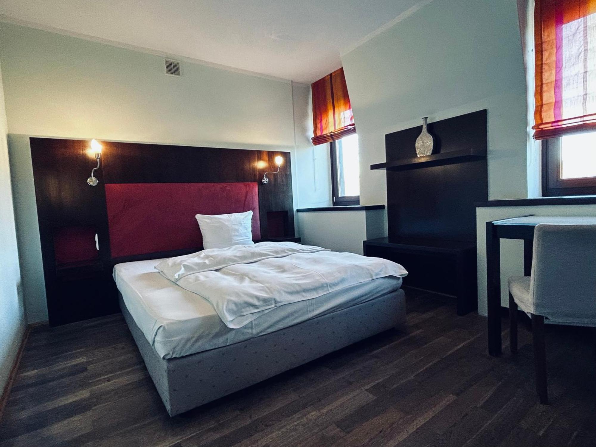 Hotel Brasserie Erlangen Bagian luar foto