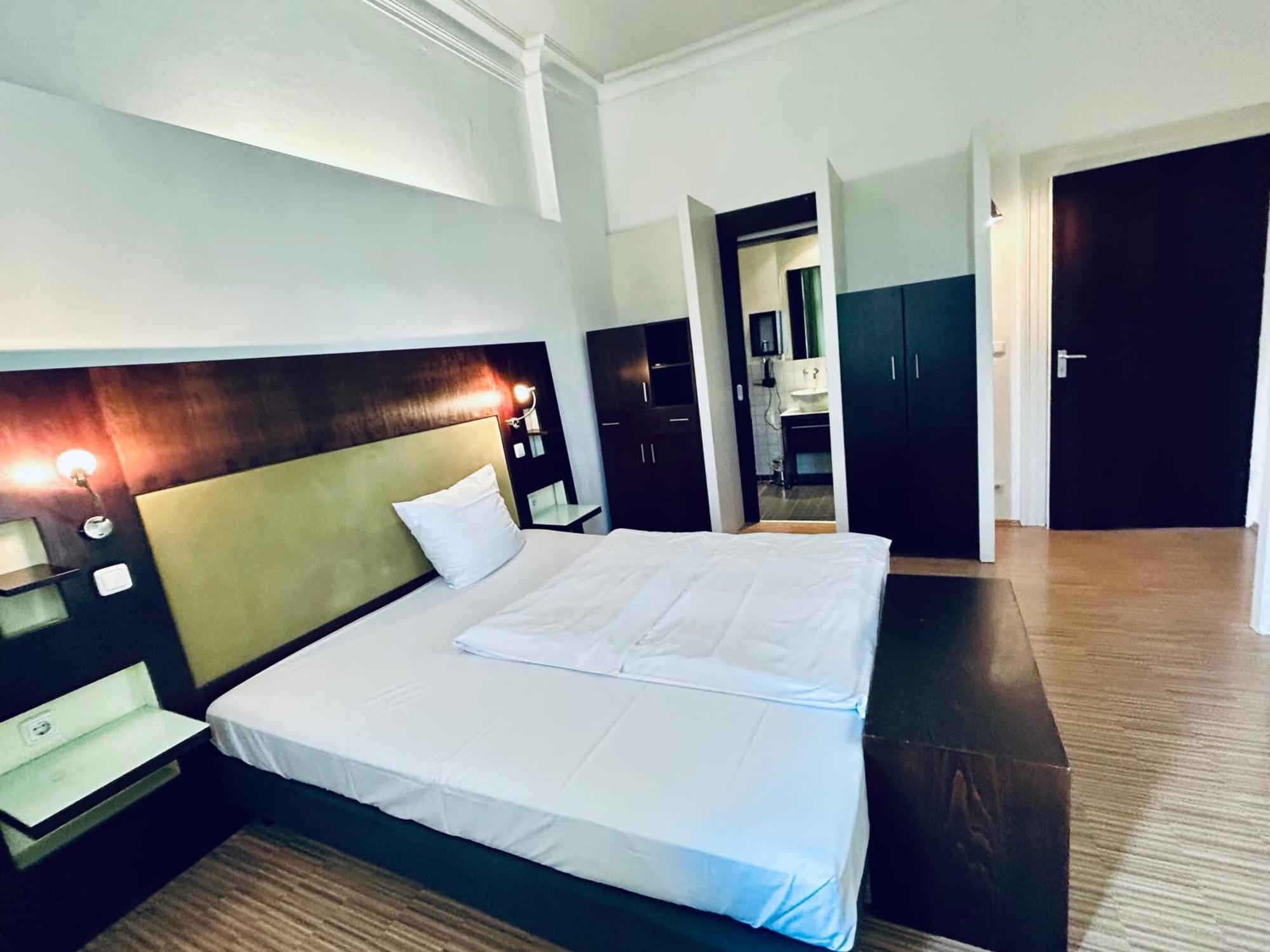 Hotel Brasserie Erlangen Bagian luar foto